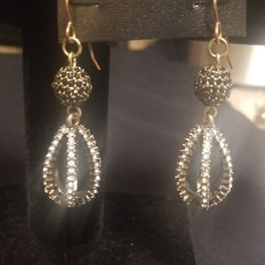Earrings light weight Elegant